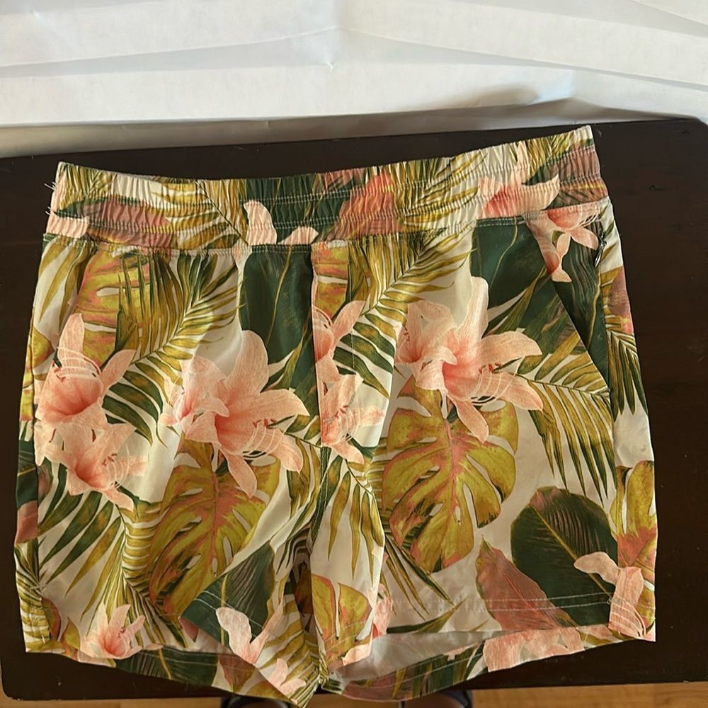 Old Navy Girls Floral Shorts Size 14/16 Elastic Waist Casual Summer Bottoms